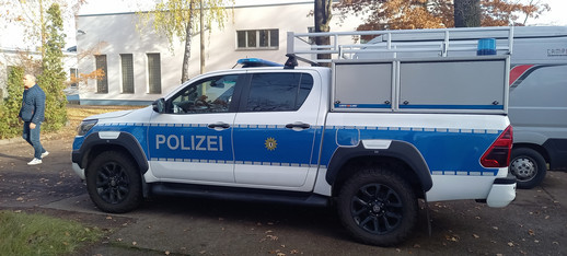Der Toyota Pickup, der "Eiswagen" für die Streifenfahrten im Winter 