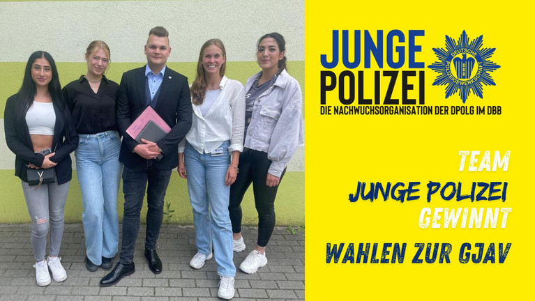 Wir sind stolz auf euch! DPolG-Spitzenkandidat Robin Hermann (Mitte) ist neuer Vorsitzender der Gesamt-Jugend- und Auszubildenden-Vertretung GJAV der Polizei Berlin. Im Bild sind außerdem (von links) vier seiner fünf Stellvertretenden zu sehen: Sophie Chaloupka, Kimberly Kunze, Antonia Manthey und Berfe Çakmak. Der fünfte Stellvertreter ist Julian Fischer. Ebenfalls gewählt: ­Marius Marzolla und Lukas Littler als ordentliche Mitglieder.