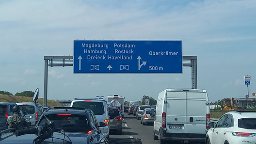 Umleitungsstrecke auf dem Weg nach Waren/Müritz. Autobahnschild