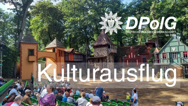 Blick auf die Freilichtbühne der Müritz Saga in Waren an der Müritz.