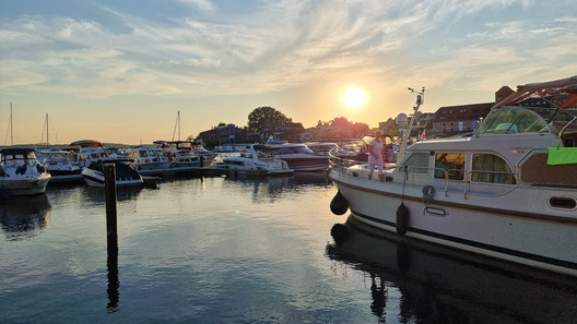 Sonnenuntergang am Stadthafen Waren/Müritz